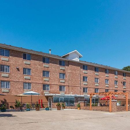 Rodeway Inn Branson, Brick House Экстерьер фото